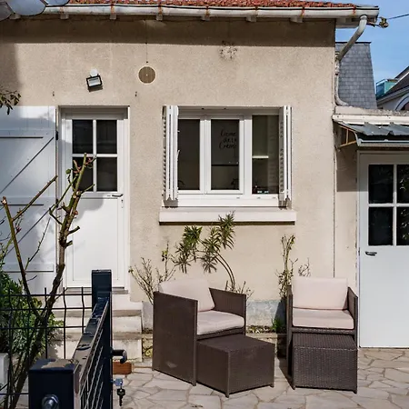 Holiday home Maison Clim Jardin Centre 8 Personnes 4 Tours