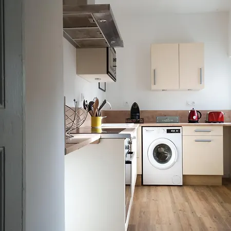 Holiday home Maison Clim Jardin Centre 8 Personnes 4 Tours